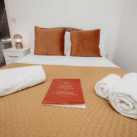 Elthorne Luxury Apartments - アクスブリッジ エクステリア 写真