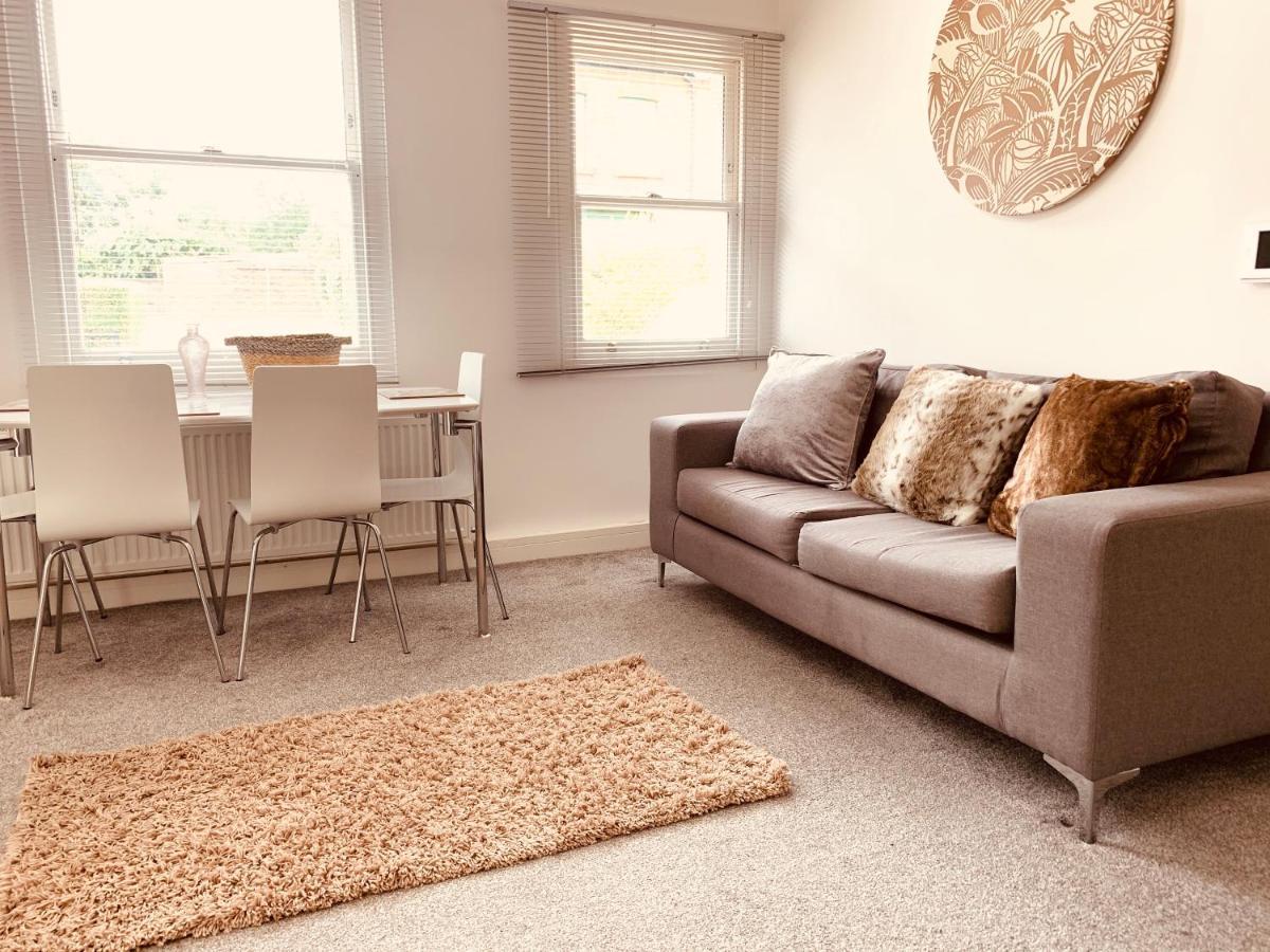 Elthorne Luxury Apartments - アクスブリッジ エクステリア 写真
