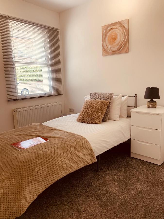 Elthorne Luxury Apartments - アクスブリッジ エクステリア 写真