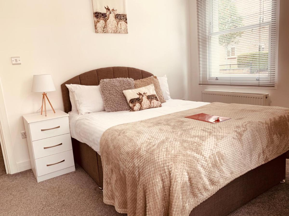 Elthorne Luxury Apartments - アクスブリッジ エクステリア 写真