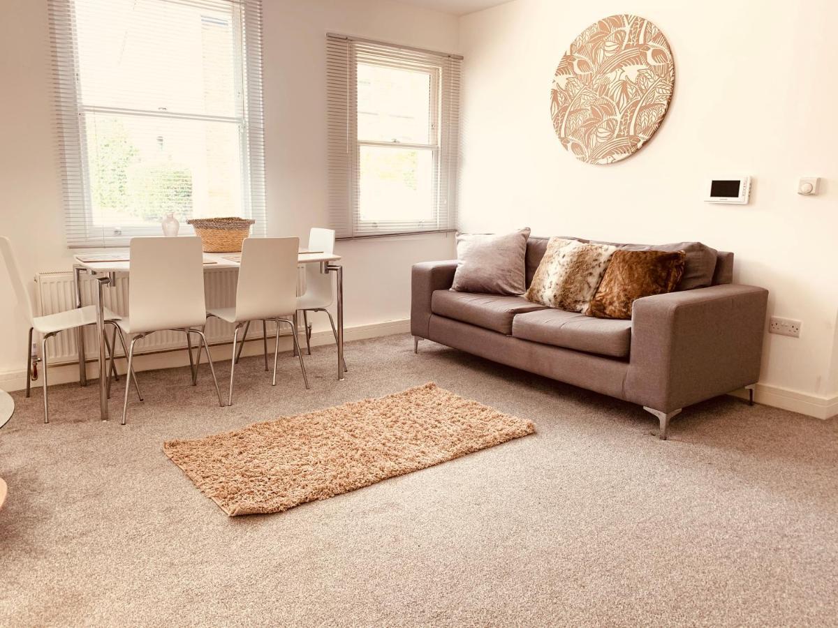 Elthorne Luxury Apartments - アクスブリッジ エクステリア 写真