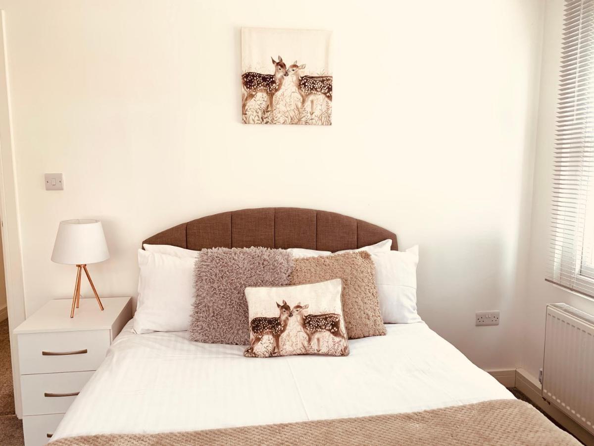 Elthorne Luxury Apartments - アクスブリッジ エクステリア 写真