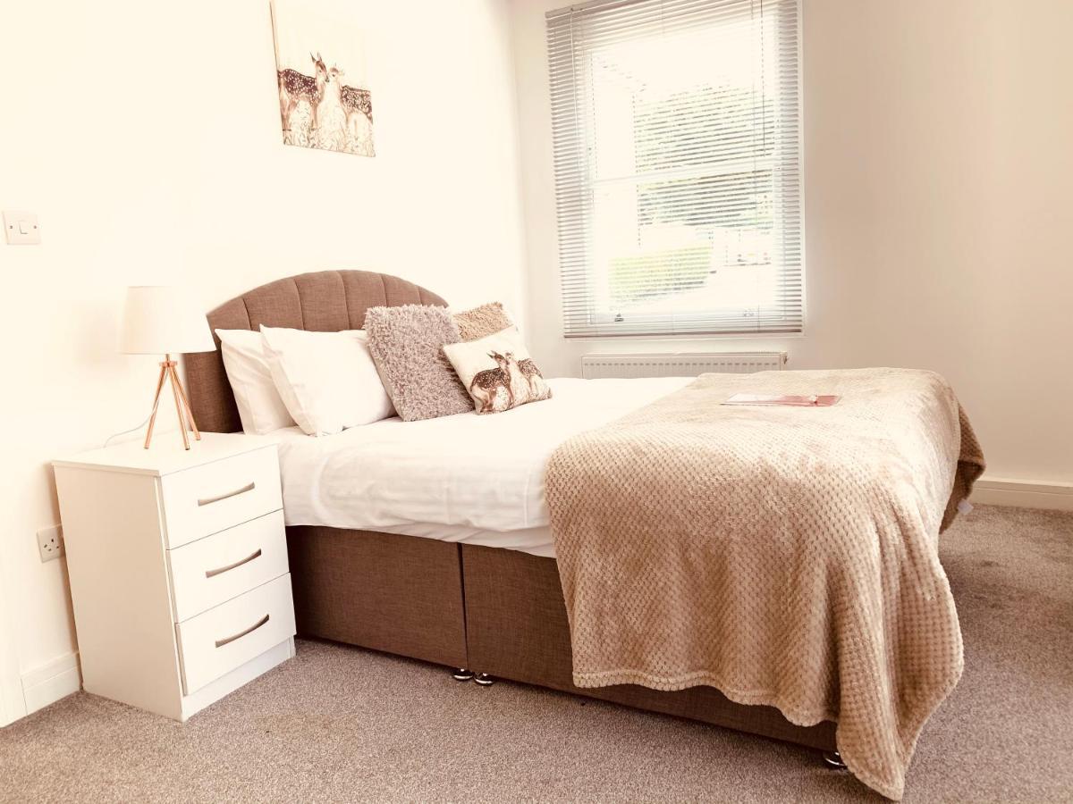 Elthorne Luxury Apartments - アクスブリッジ エクステリア 写真