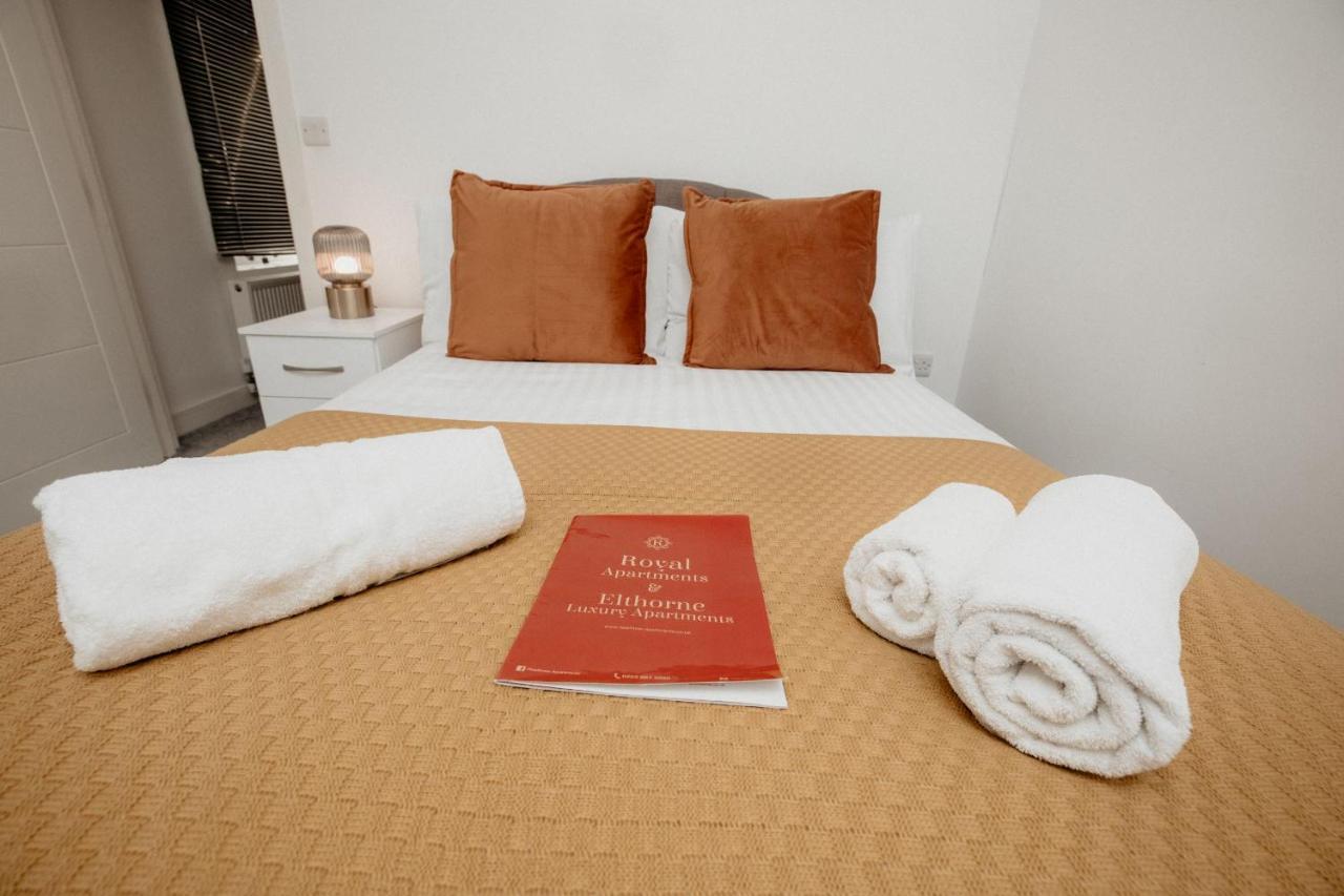 Elthorne Luxury Apartments - アクスブリッジ エクステリア 写真