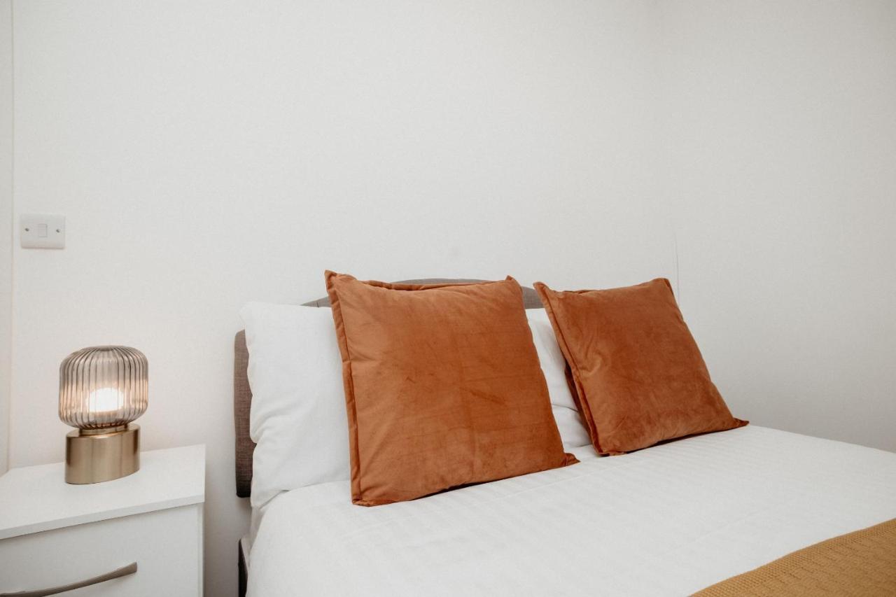 Elthorne Luxury Apartments - アクスブリッジ エクステリア 写真