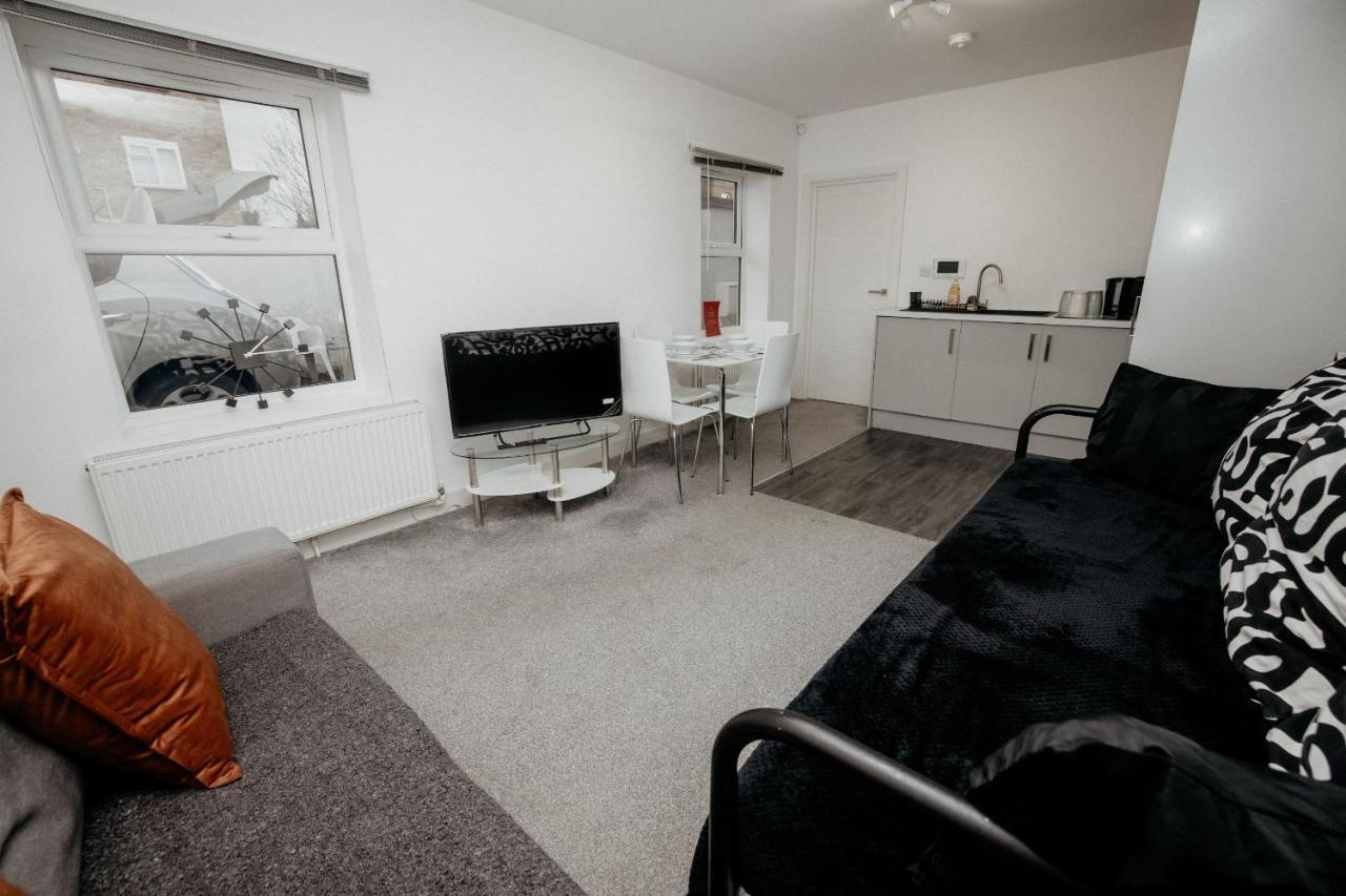 Elthorne Luxury Apartments - アクスブリッジ エクステリア 写真