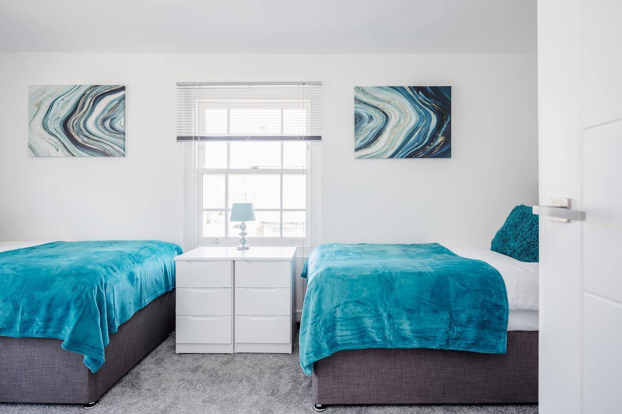 Elthorne Luxury Apartments - アクスブリッジ エクステリア 写真