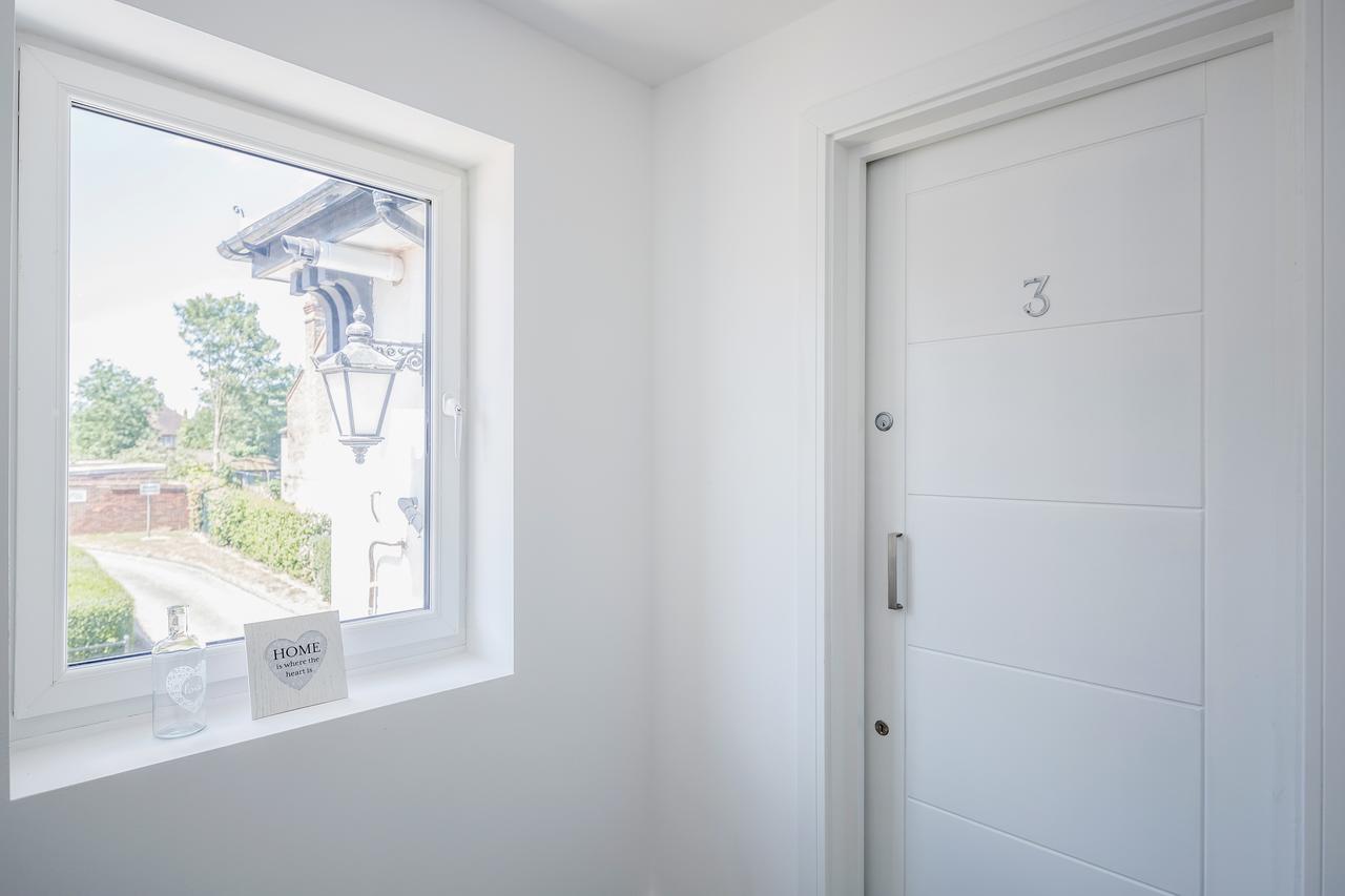 Elthorne Luxury Apartments - アクスブリッジ エクステリア 写真