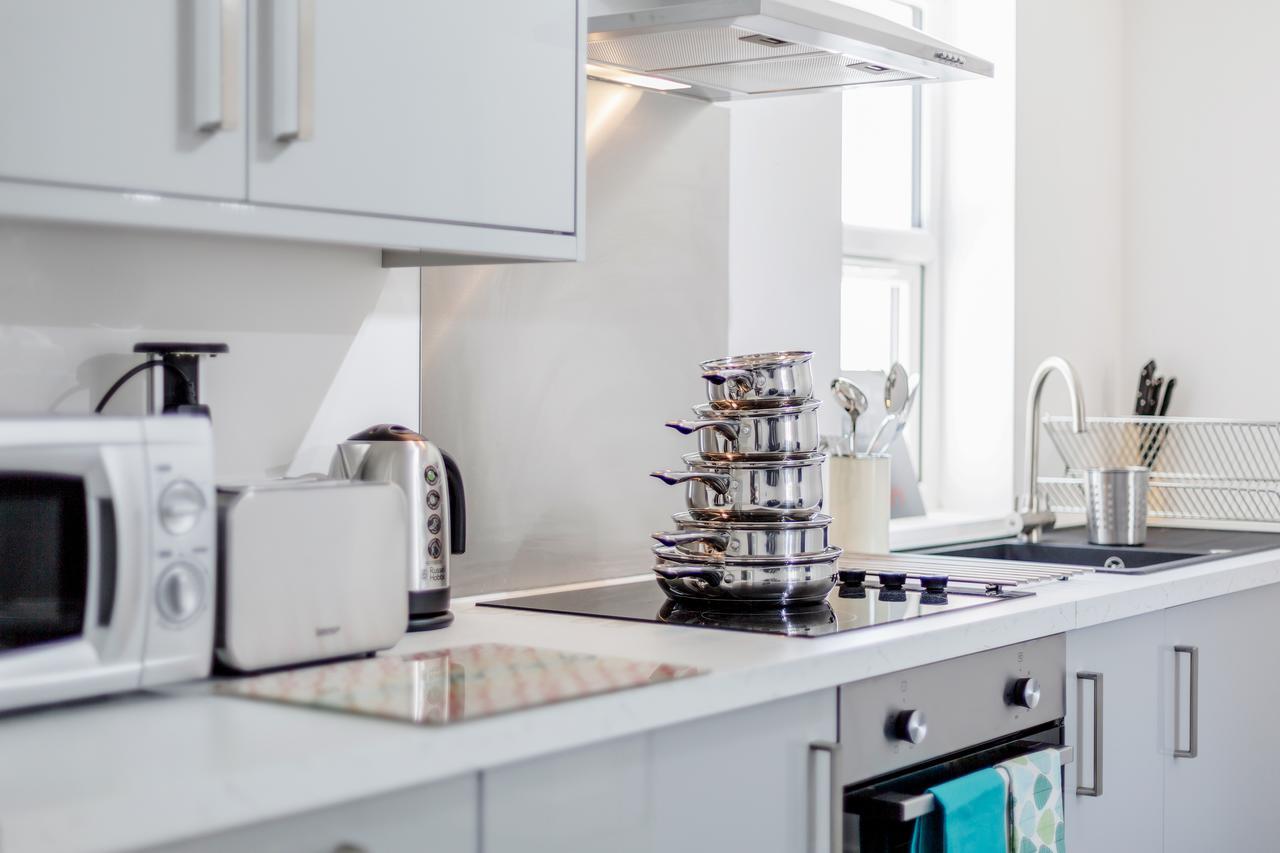 Elthorne Luxury Apartments - アクスブリッジ エクステリア 写真