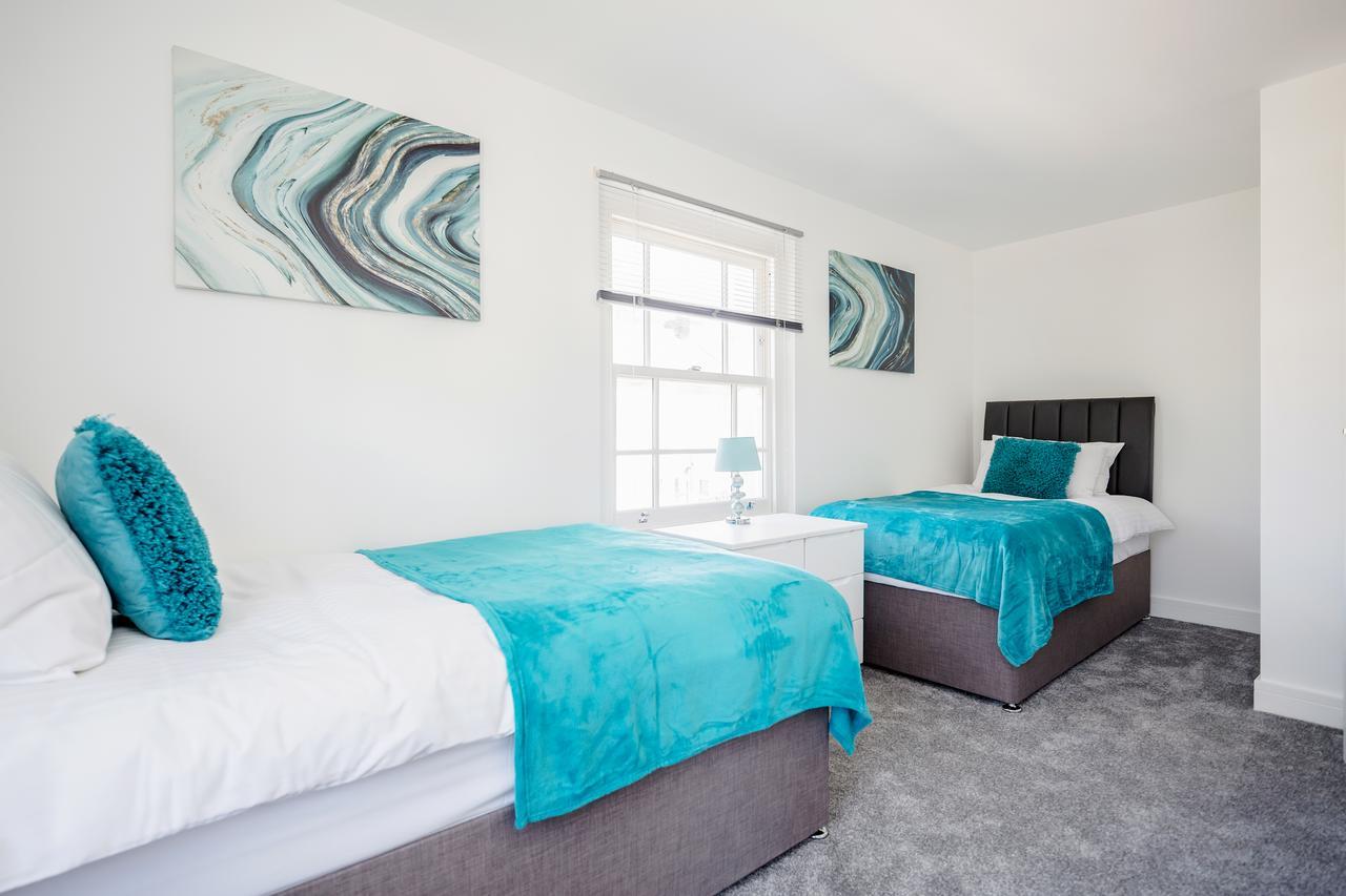 Elthorne Luxury Apartments - アクスブリッジ エクステリア 写真