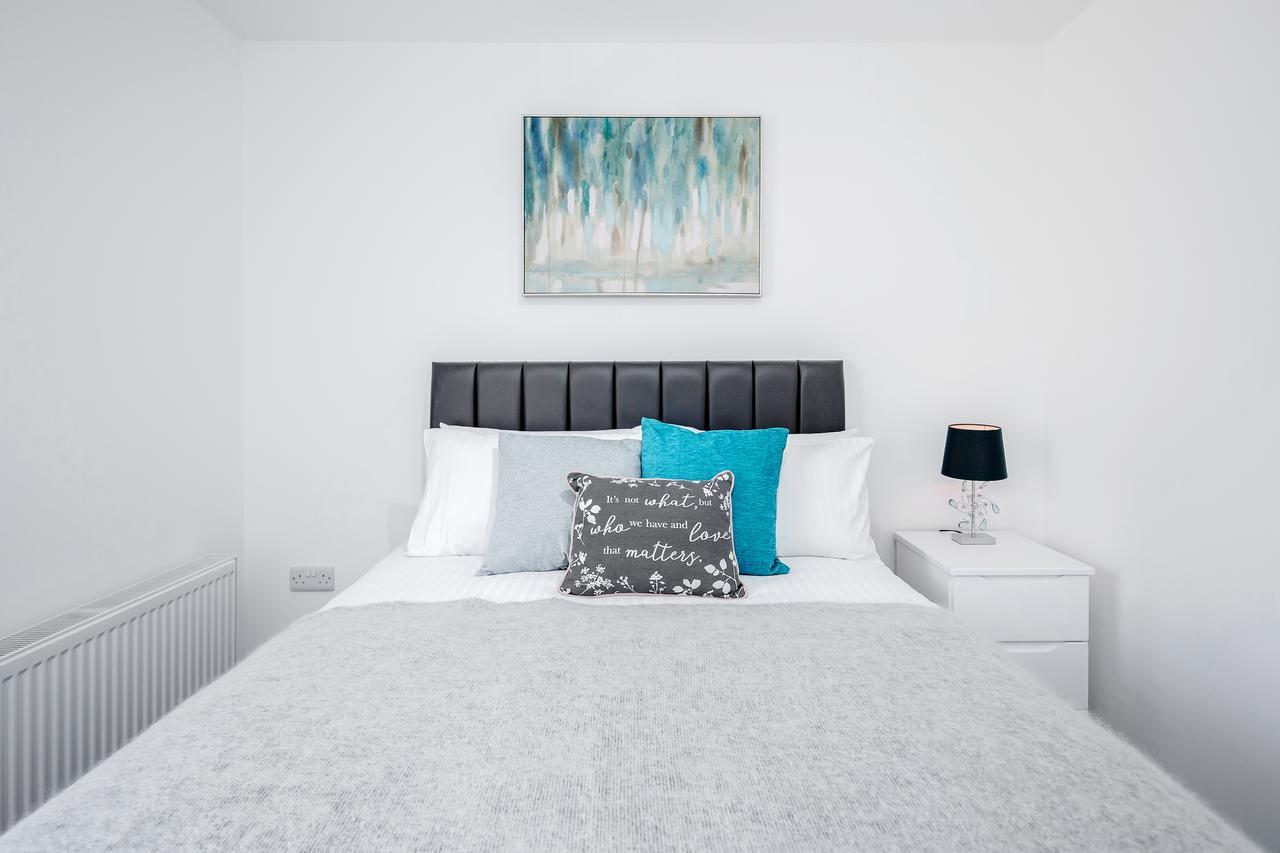 Elthorne Luxury Apartments - アクスブリッジ エクステリア 写真