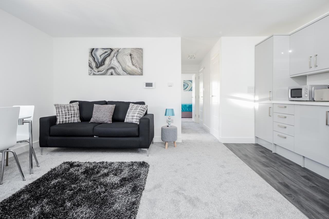 Elthorne Luxury Apartments - アクスブリッジ エクステリア 写真