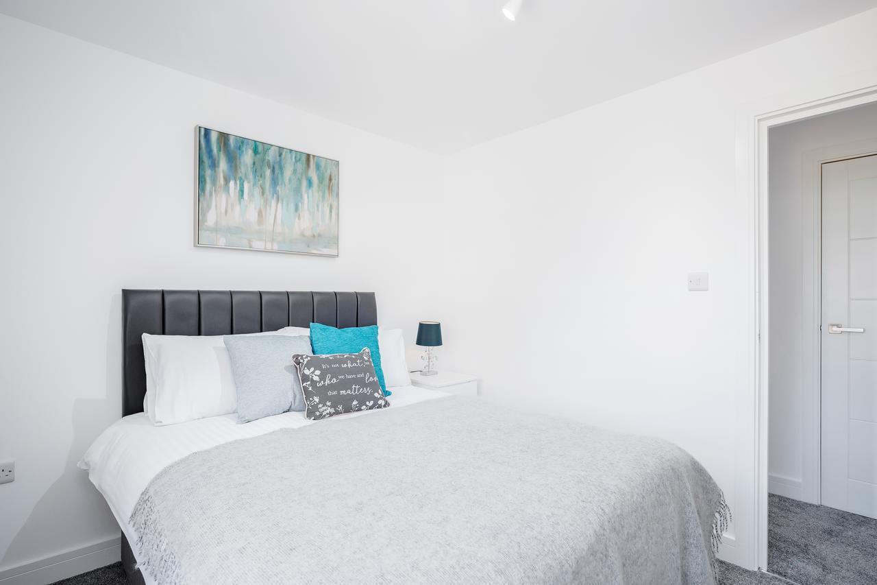 Elthorne Luxury Apartments - アクスブリッジ エクステリア 写真
